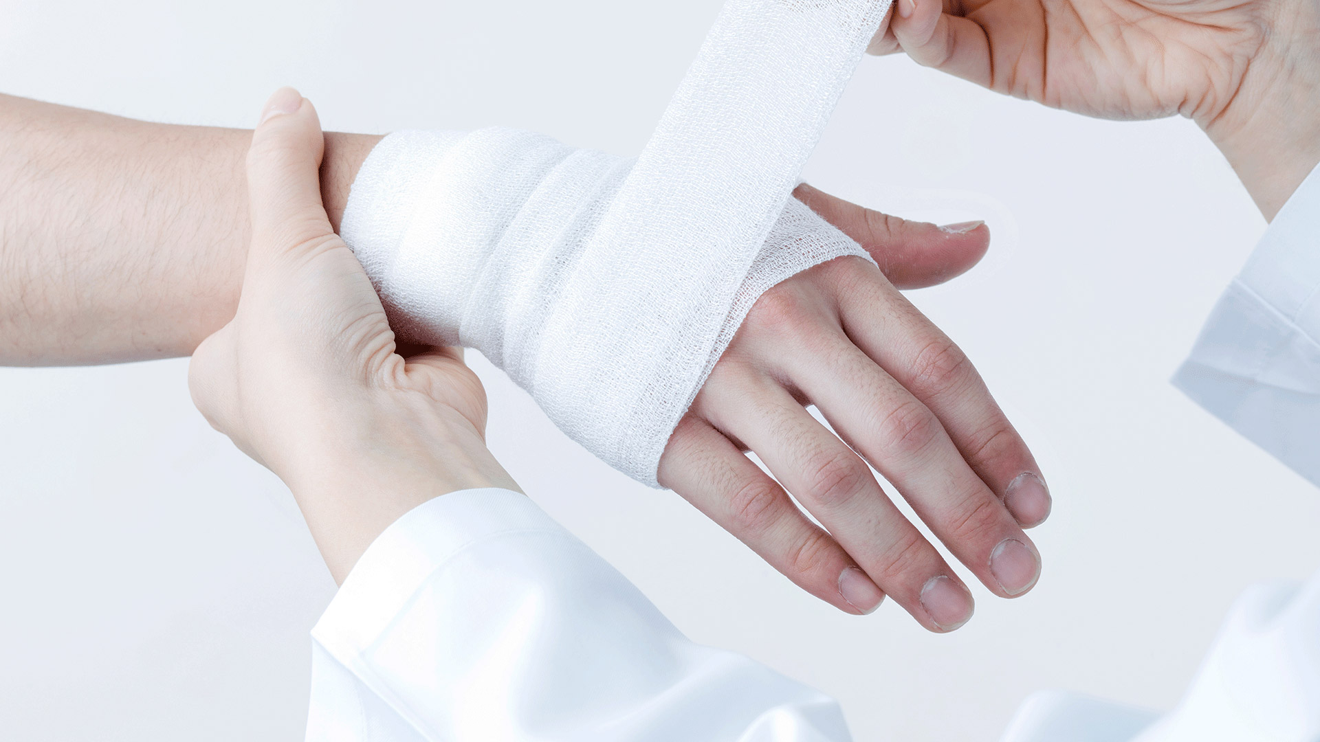 How to heal damaged skin? Cuts, scratches & scars treatments How to heal damaged skin? Cuts, scratches & scars treatments