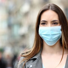 sebium_maskne-women-mask-outside